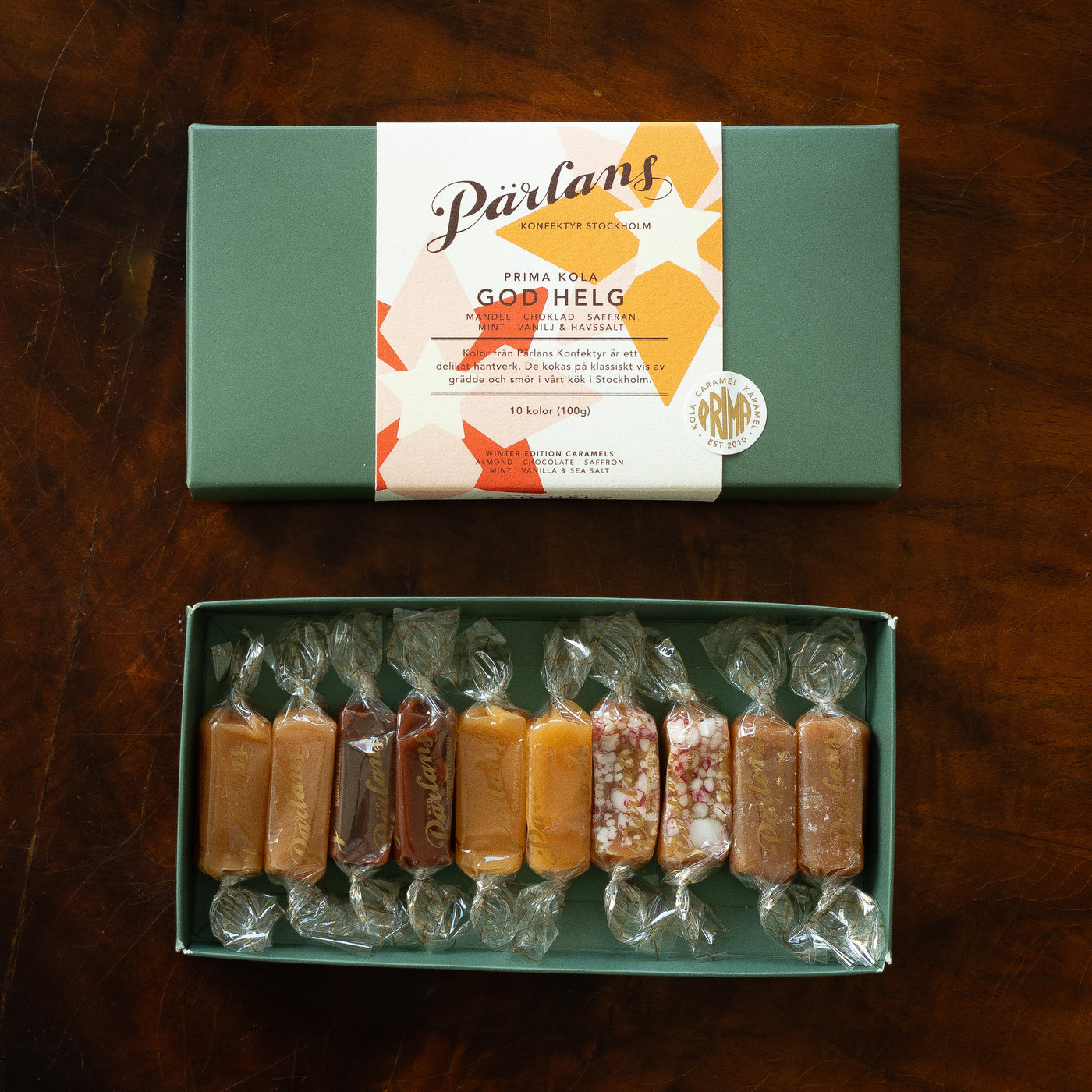 Våra klassiska små kolor inslagna i cellofan, prydligt packade i ask, till dig eller någon du har kär. Vår julask GOD HELG är fylld med en blandning av säsongens godaste smaker och våra klassiker