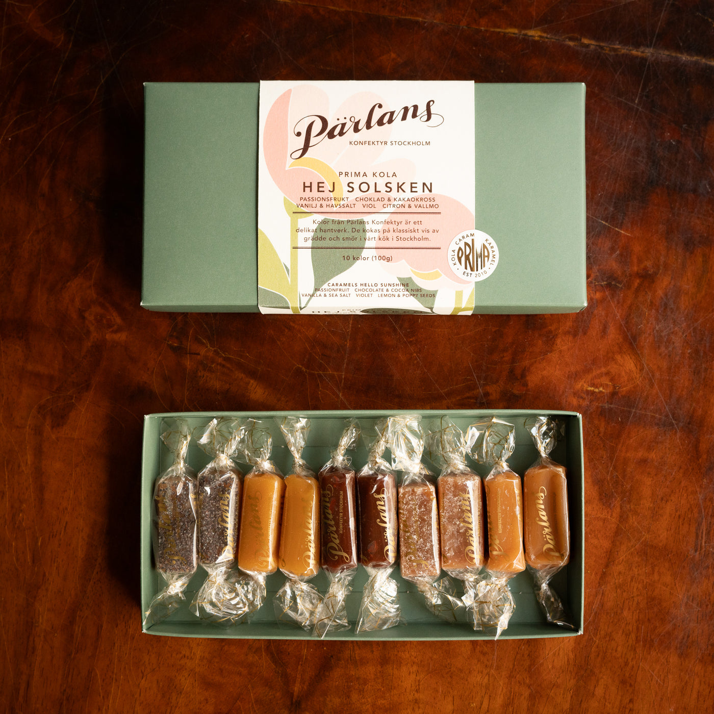 A box of seasonal mixed flavors of creamy caramels. Handmade by Pärlans Konfektyr in Stockholm.