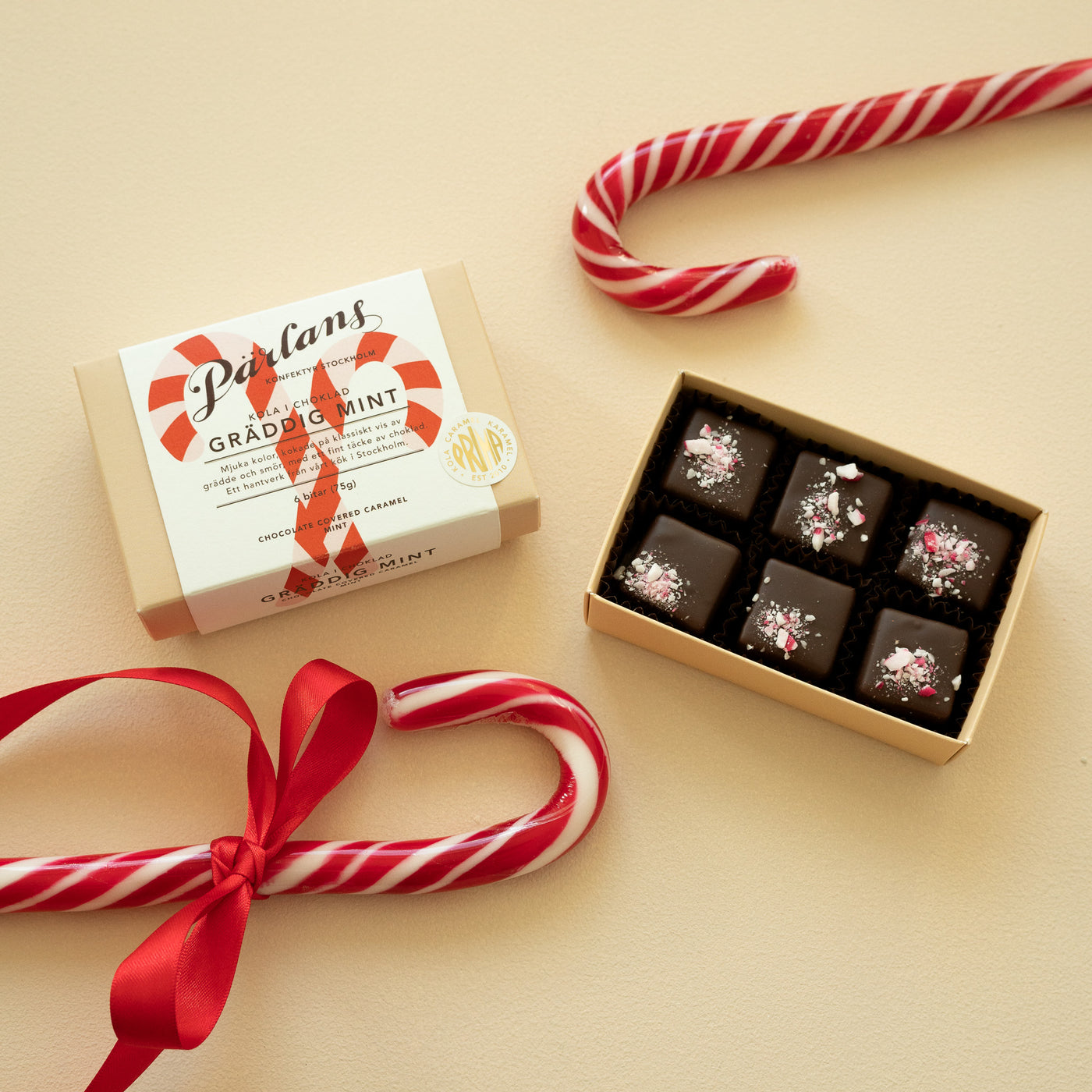 An charming box pieces of your favourite chocolate covered caramel. Treat yourself or someone you love! <br><br>CREAMY MINT – A smooth chocolate-coated caramel, topped with a shivery sweet crunch of mint candy cane. Just the perfect combo of caramel, cream and mint!