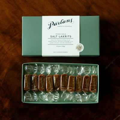 SALT LAKRITS - gräddig, lite söt och ordentligt salmiaksalt. Rebellen i klassikerasken, en oemotståndlig stjärna på lakritshimlen!