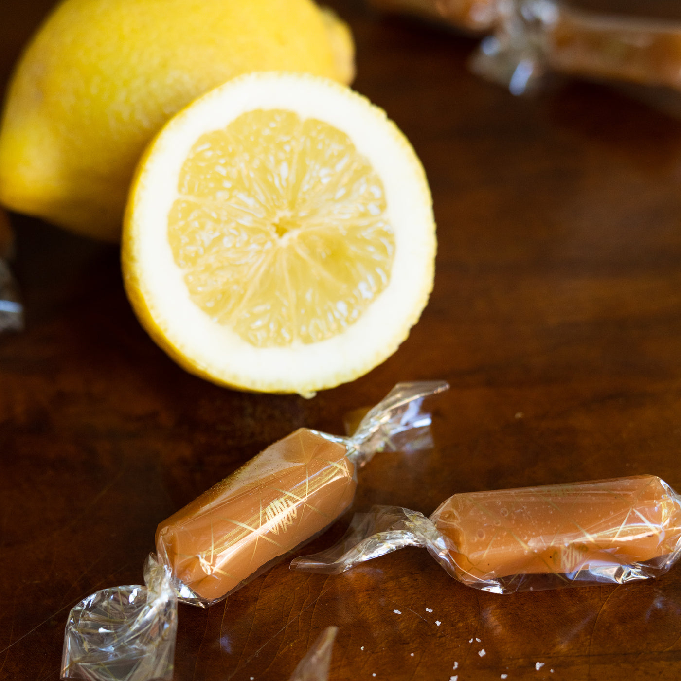 Choose your favorite flavour of caramels in a bag. Creamy caramels with vanilla and lemon, handmade in our kitchen in Stockholm.